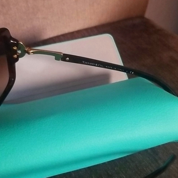 Tiffany & Co Sunglasses SKU:TF4043B8015/3B 56 16 135 3N - Picture 7 of 8